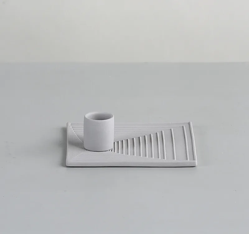 Square Porcelain Candle Plate With Line Pattern