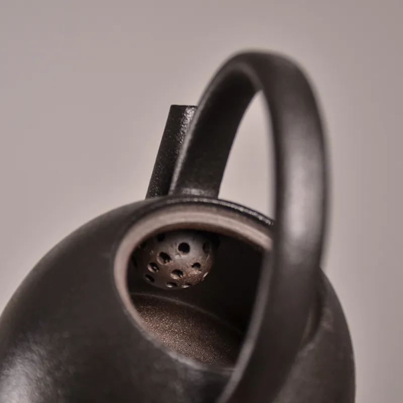 Stoneware Teapot With Lifting Handle
