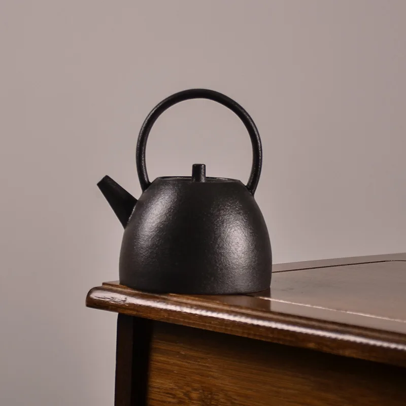 Stoneware Teapot With Lifting Handle